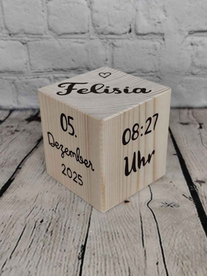 Geschenk zur Geburt Holzwürfel